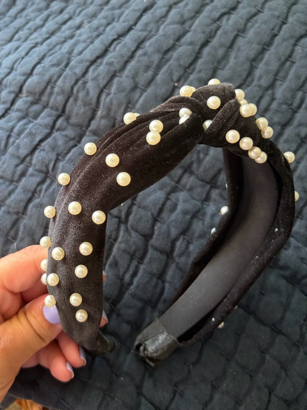 Pearl-Embellished Velvet Knot Headband - Black